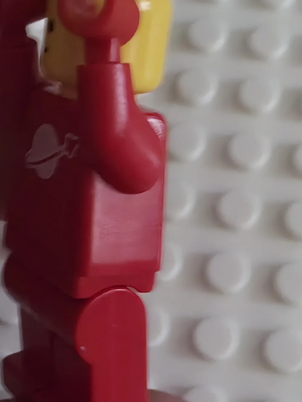 Lego Classic Space Minifig Red sp005 Vintage no helmet and gold has rubbed off